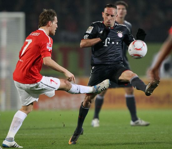 中苦苦挣扎 中苦苦挣扎